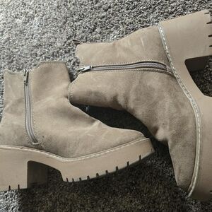 Women's Tan Ankle Boots